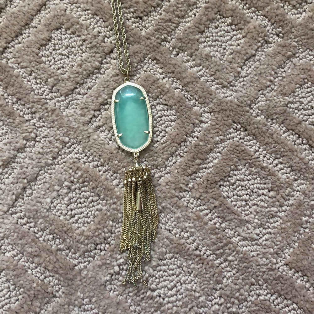 Kendra Scott necklace